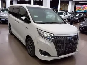 Photo - Toyota Esquire 1.8 FWD Hybrid (7 seater) 2019 Pearl