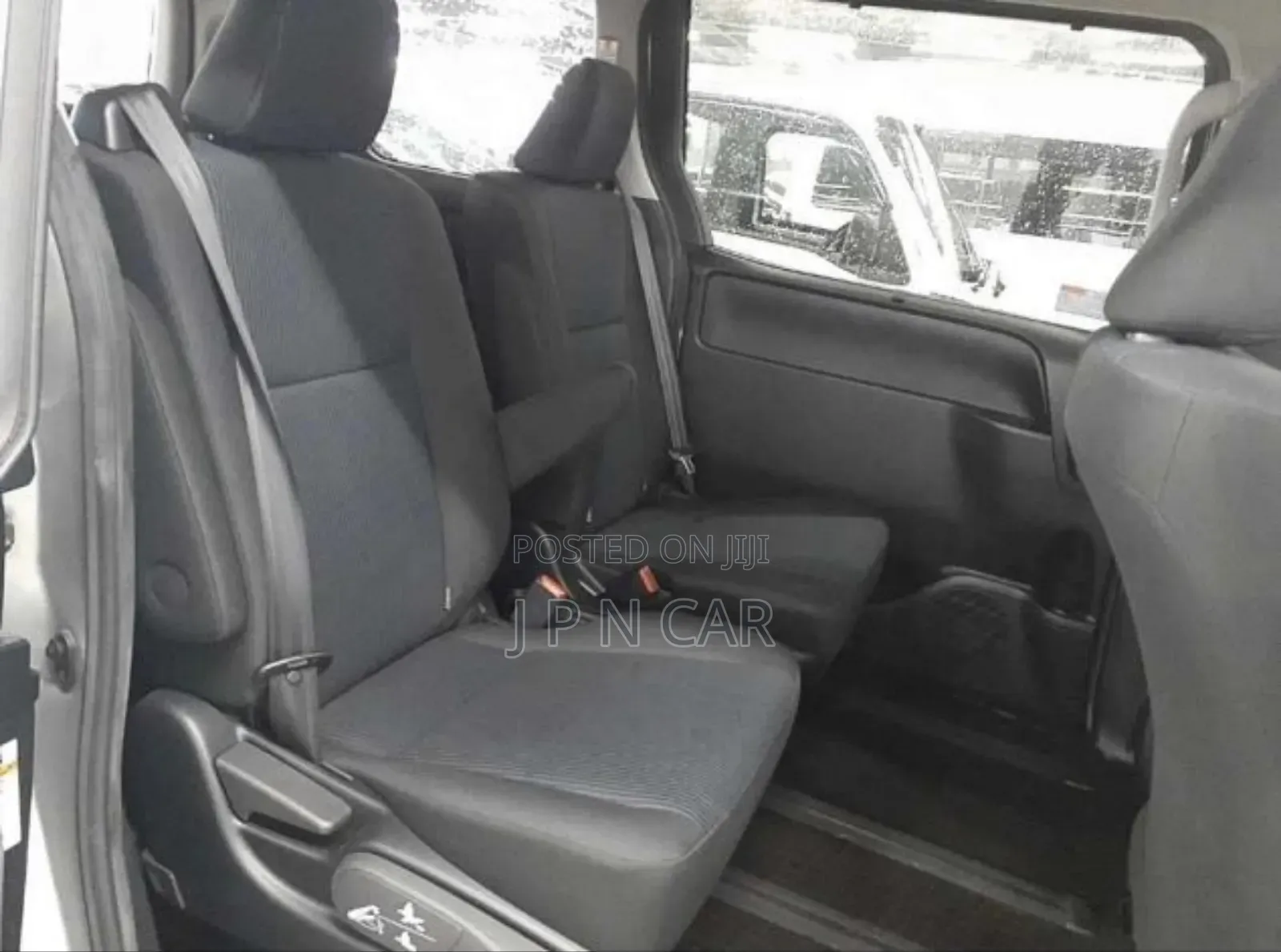 Toyota Noah 1.8 FWD Hybrid (7 Seater) 2020 Silver