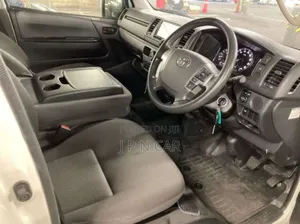 Toyota HiAce 2020 White