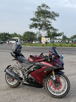 Photo - Yamaha R1 2021 Red