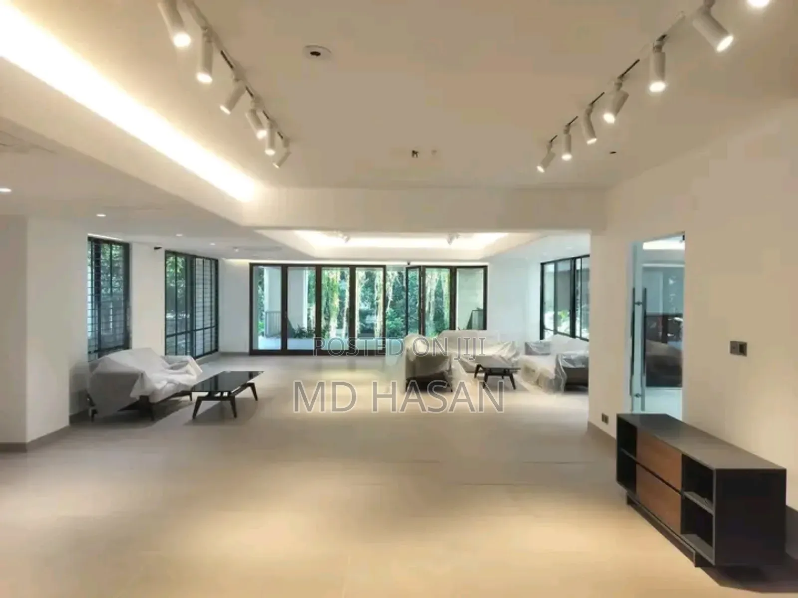 4bdrm Apartment in Semi-Furnished for Rent