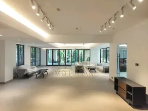 4bdrm Apartment in Semi-Furnished for Rent