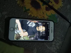 Photo - Apple iPhone 7 256 GB Gold