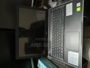 Laptop Dell Inspiron 15 3593 4GB Intel Core I5 HDD+SSD 1T