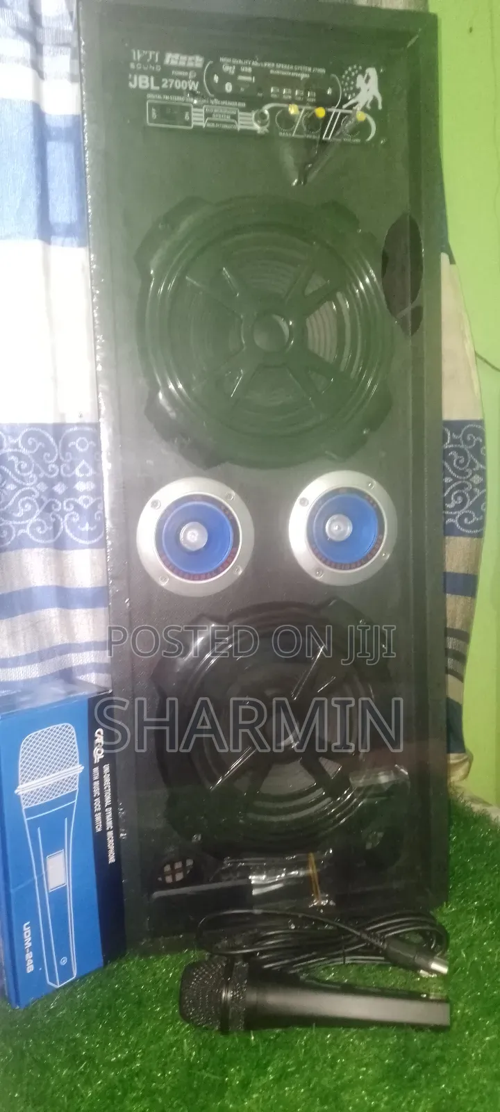 Dj Spekar সাথে মাইক্রোফোন