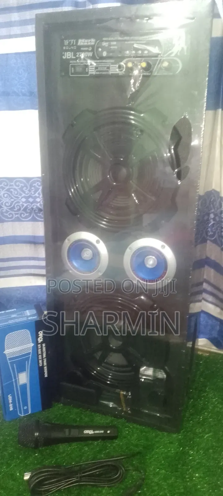 Dj Spekar সাথে মাইক্রোফোন