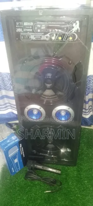 Dj Spekar সাথে মাইক্রোফোন