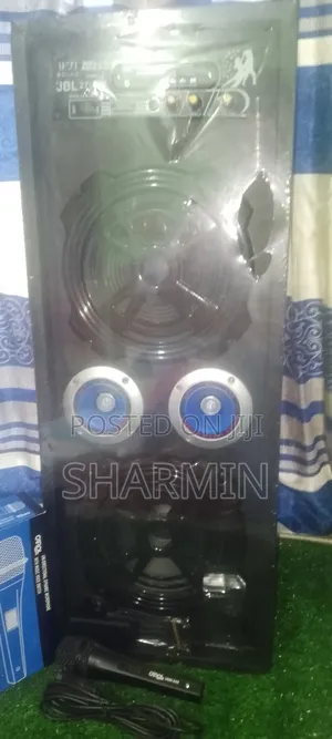 Dj Spekar সাথে মাইক্রোফোন