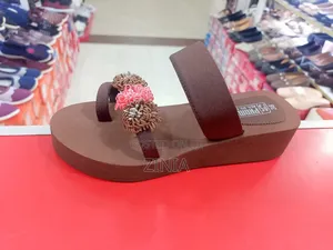 Light Weight Ladies Sandals.
