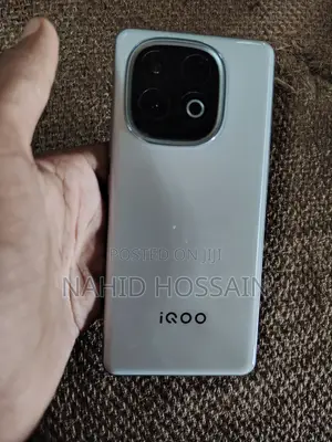 Photo - Vivo iQOO 256 GB White