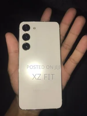 Photo - Samsung Galaxy S23 256 GB White