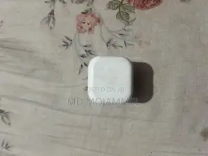 Photo - Apple Original Adapter 20 W