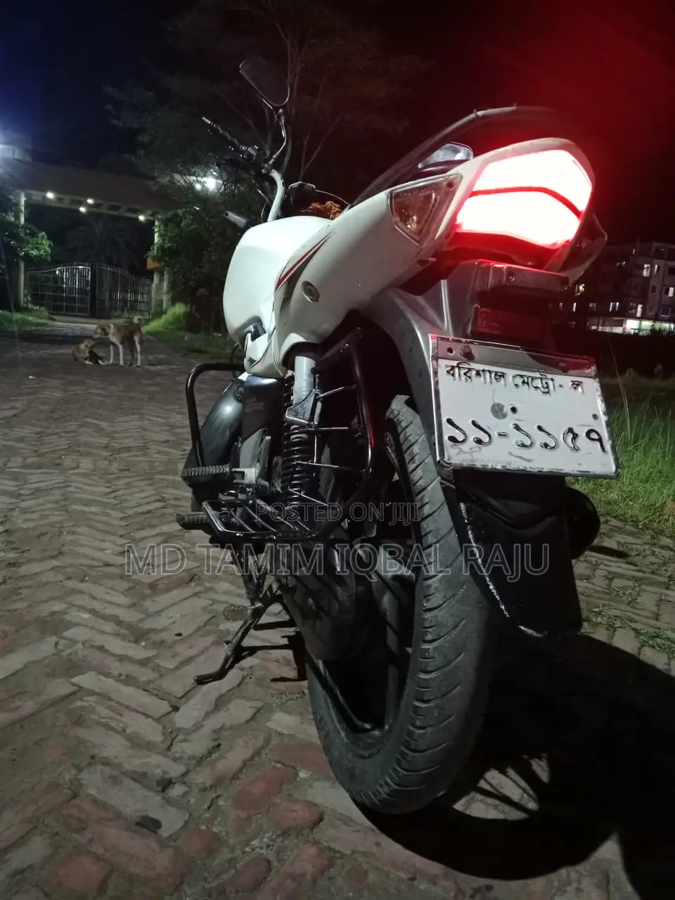 Suzuki GSR 2017 White