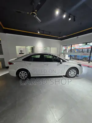 Photo - Toyota Corolla 2020 White