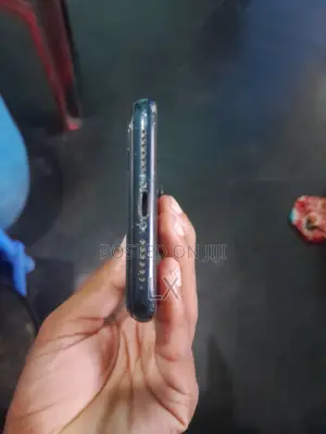 অ্যাপল এক্সআর ৬৪ জিবি কালো