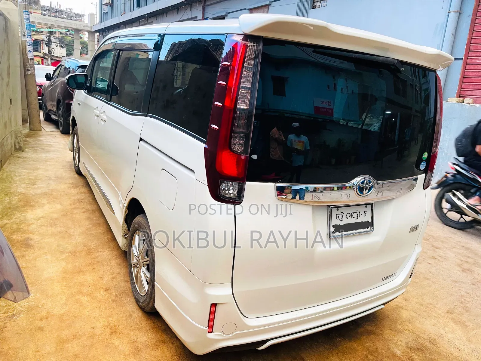 Toyota Noah 2014 Pearl