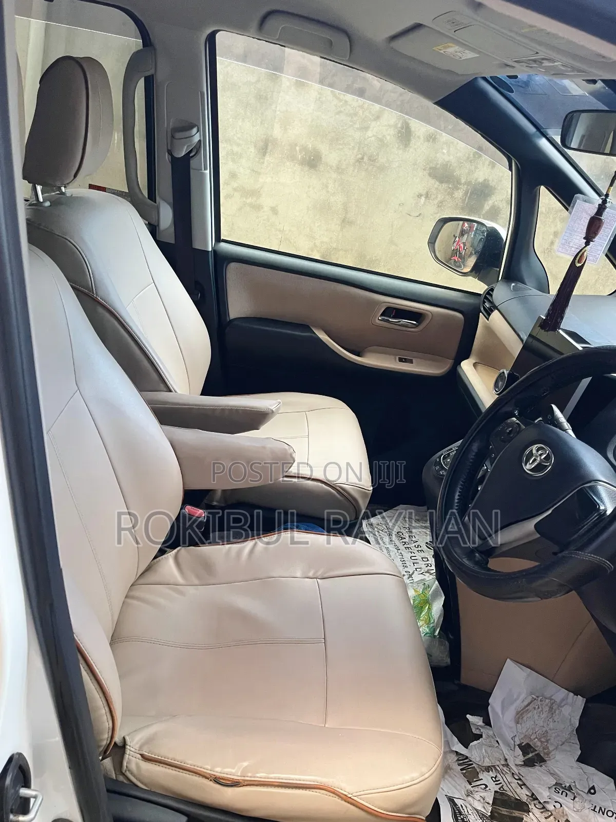 Toyota Noah 2014 Pearl