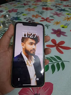 Apple iPhone 11 64 GB Yellow