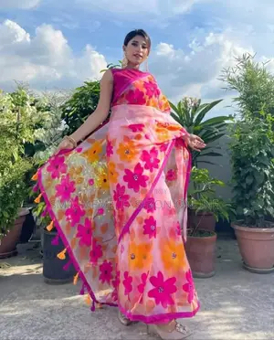 হ্যান্ড প্রিন্ট হাফ সিল্ক শাড়ি