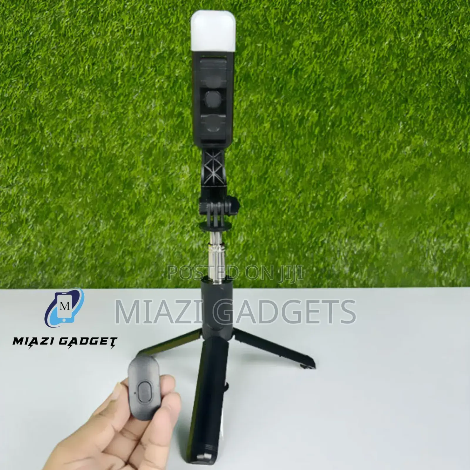 Q07 Bluetooth Selfie Stick With Light And Remote Control