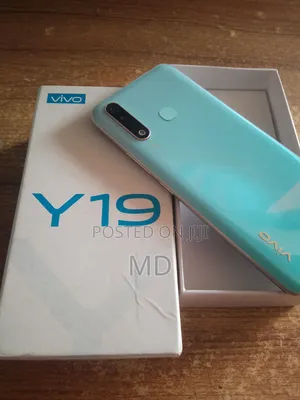 Photo - New Vivo Y19 128 GB Green