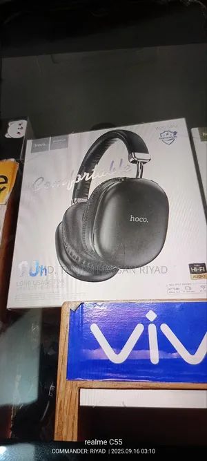 Photo - হেডফোনএইহেডফোনটিরচার্জ থাকে একটানা নব্বই ঘন্টা। এটা নরম খুবই নরম।