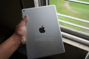 Apple iPad 9.7 32 GB Silver