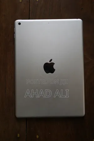 Apple iPad 9.7 32 GB Silver