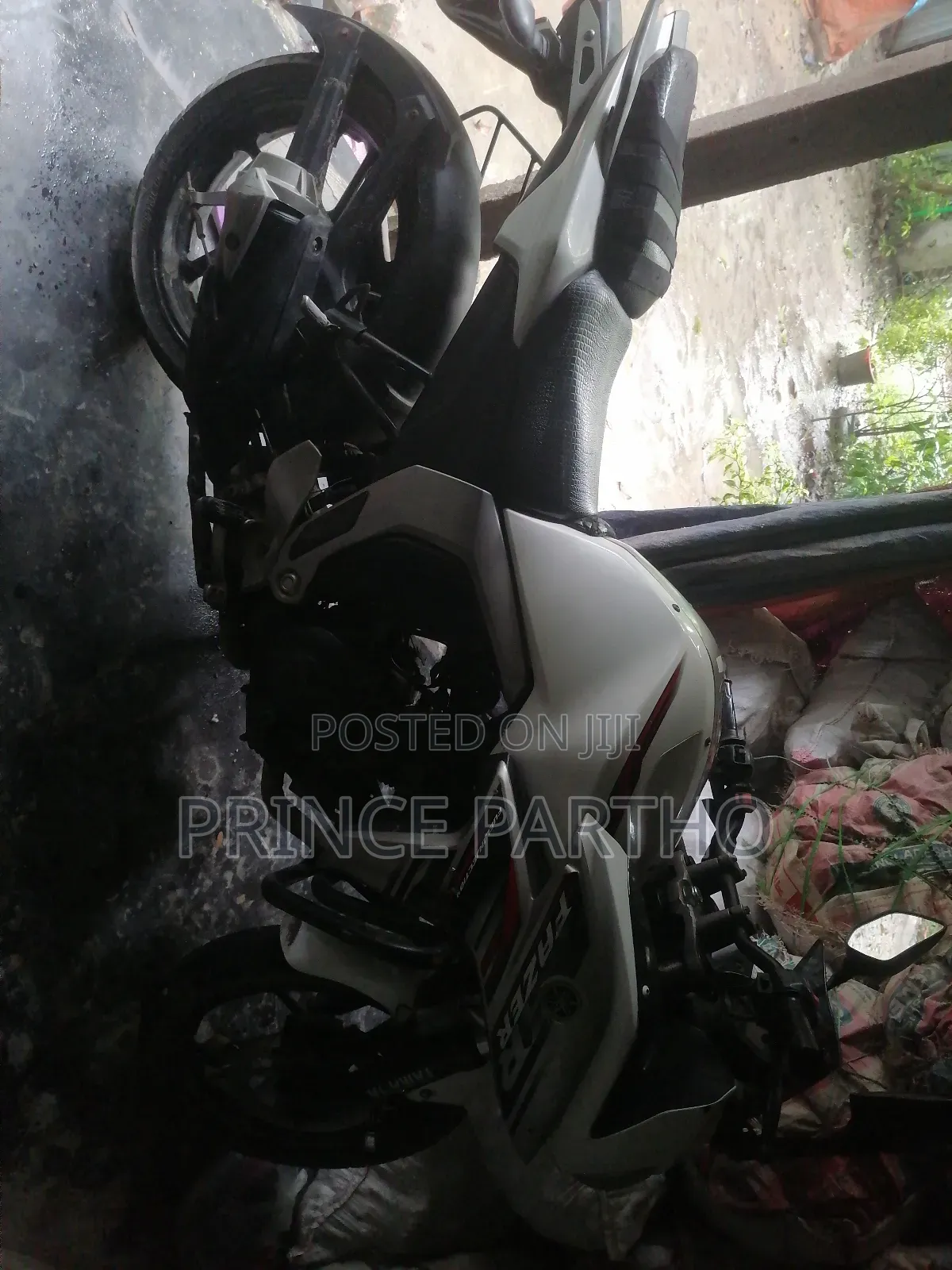 Yamaha FZ 2015 White