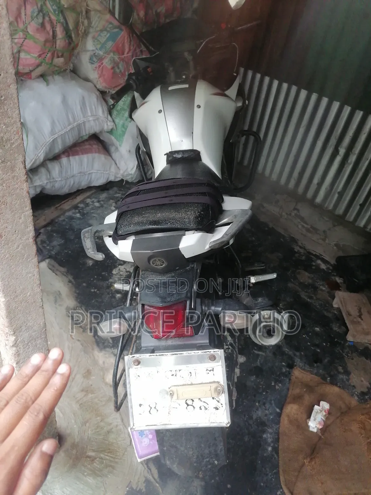 Yamaha FZ 2015 White