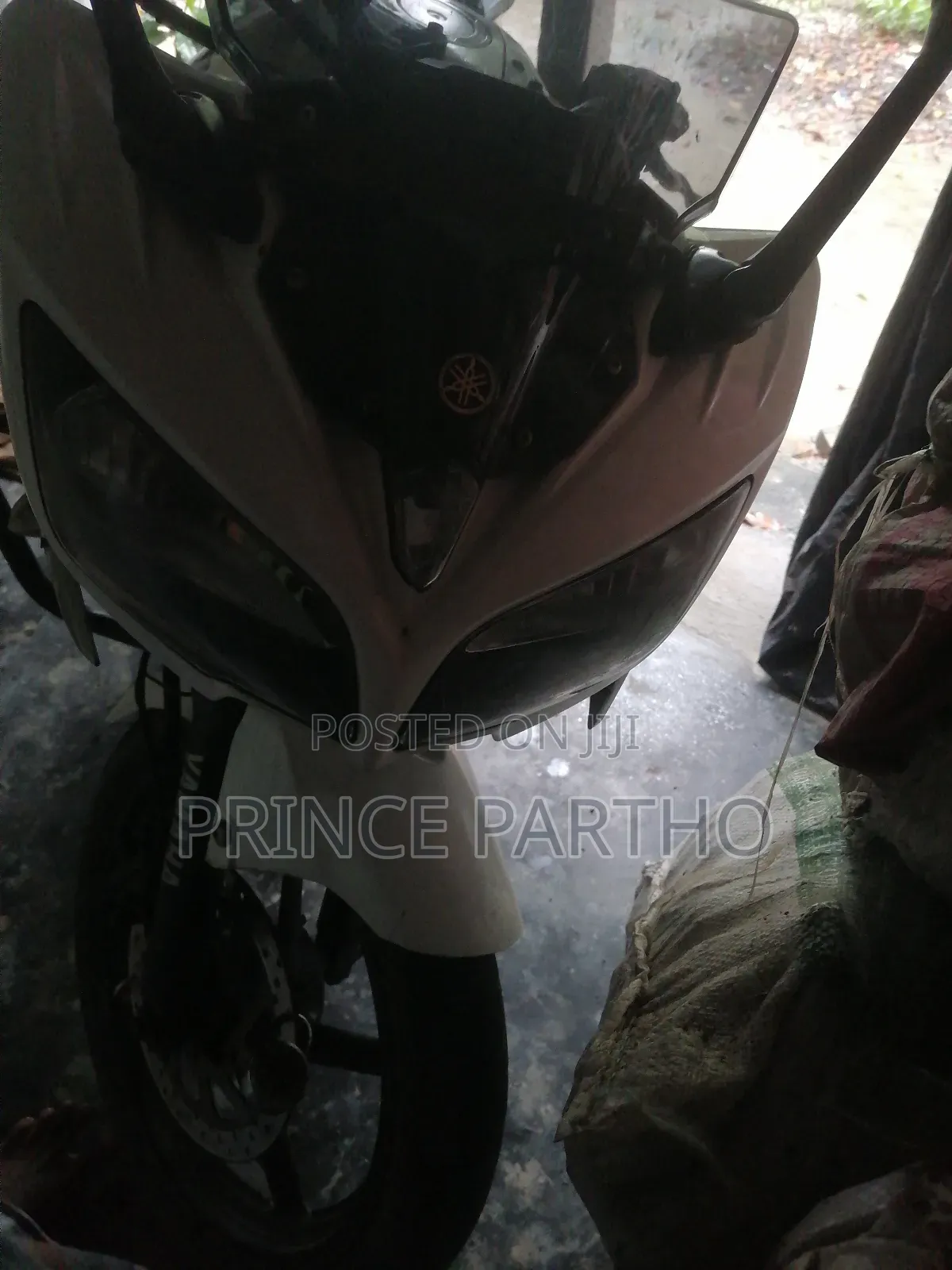 Yamaha FZ 2015 White