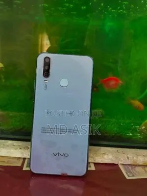 Photo - Vivo Y17 256 GB Blue