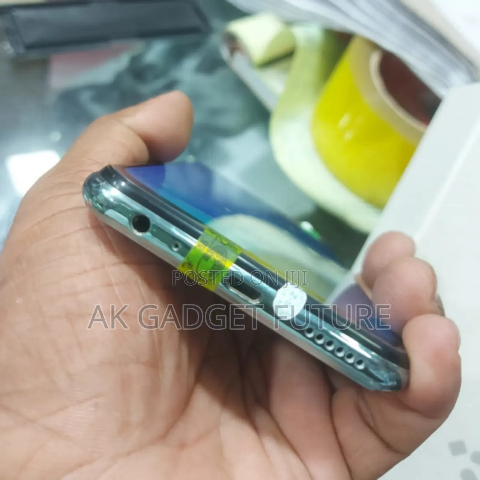 New Vivo Y17 128 GB Silver