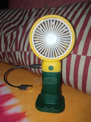 Photo - A Fan With a Incredible Mobile Stand