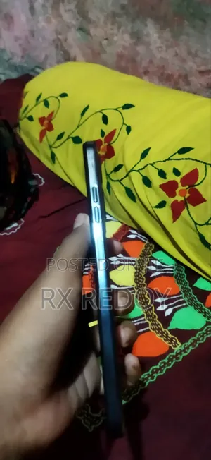 Photo - Tecno Spark 10 Pro 128 GB Purple