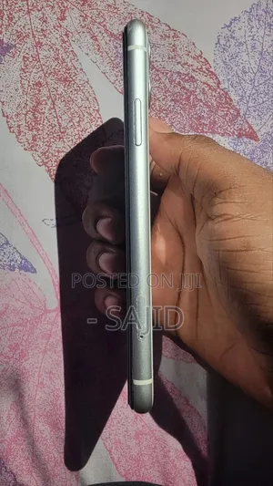 Apple iPhone 11 64 GB White