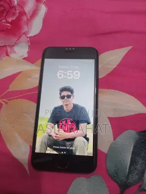 Photo - Apple iPhone 8 256 GB Black