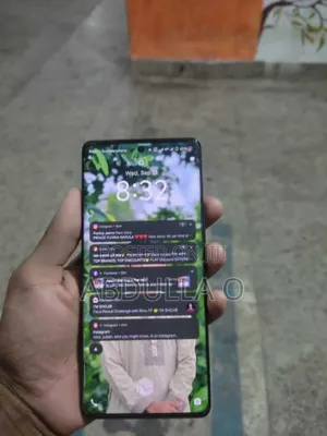 Photo - New Vivo V40 5G 256 GB Bronze