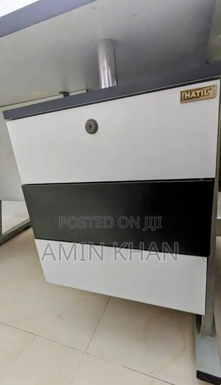 Hatil Executive Table