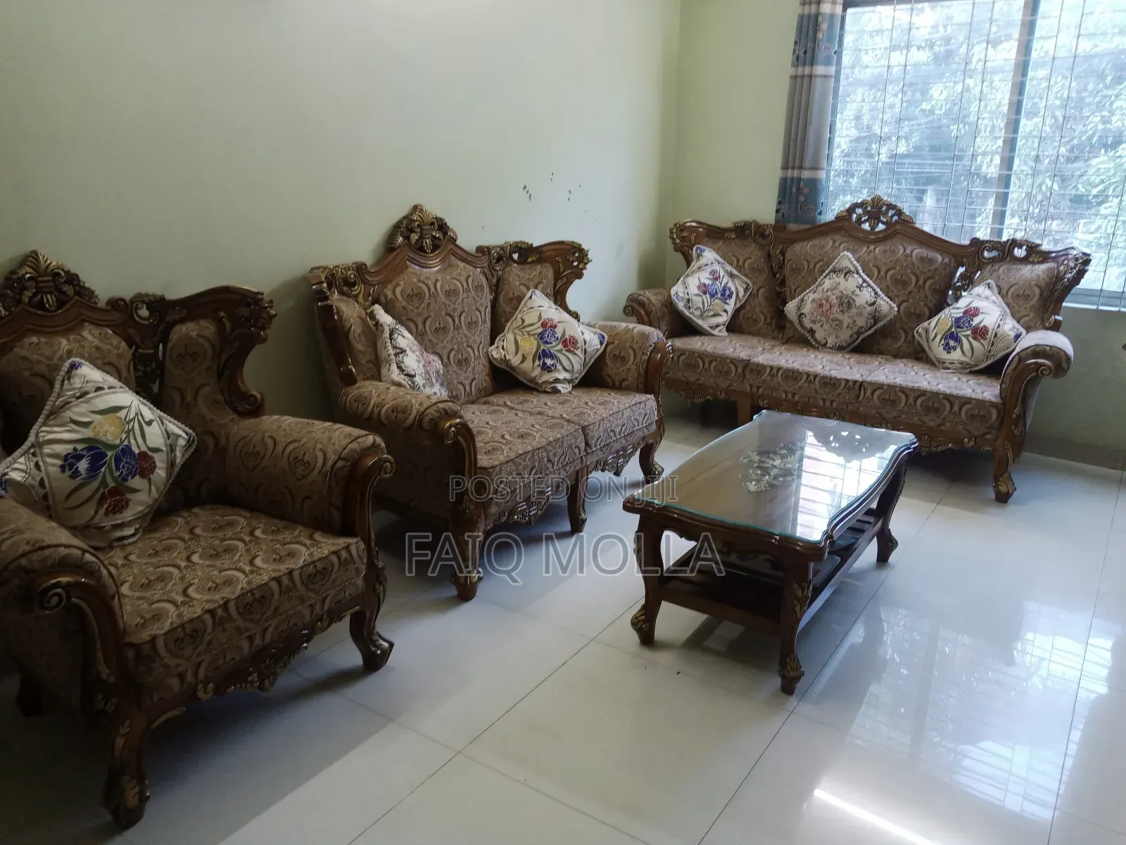 6 Seat Sofa and Tea Table