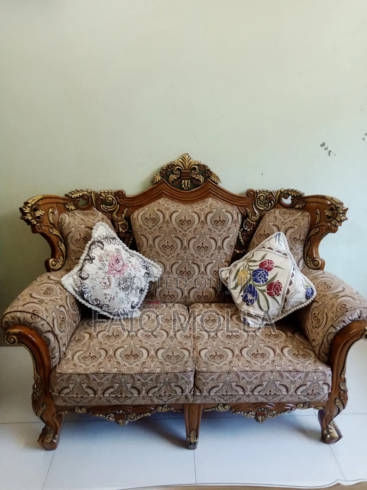 6 Seat Sofa and Tea Table