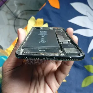 Photo - Apple iPhone 7 Plus 128 GB Black