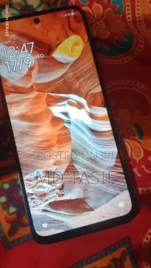 Photo - Xiaomi 13 128 GB Black