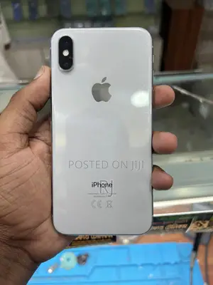 Photo - Apple iPhone XS 256 GB White