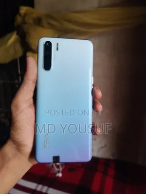 Photo - Oppo F15 256 GB Purple