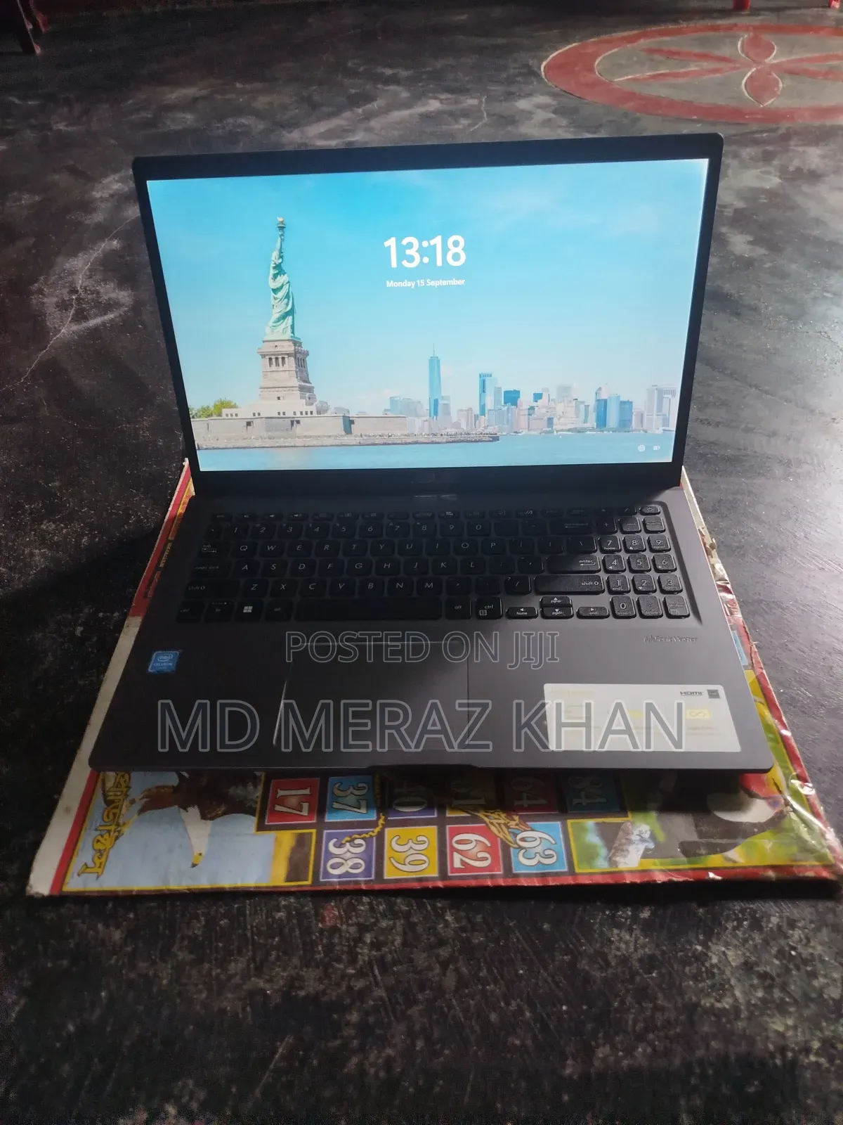 Laptop Asus VivoBook X540SA 4GB Intel Core I5 HDD+SSD 512GB