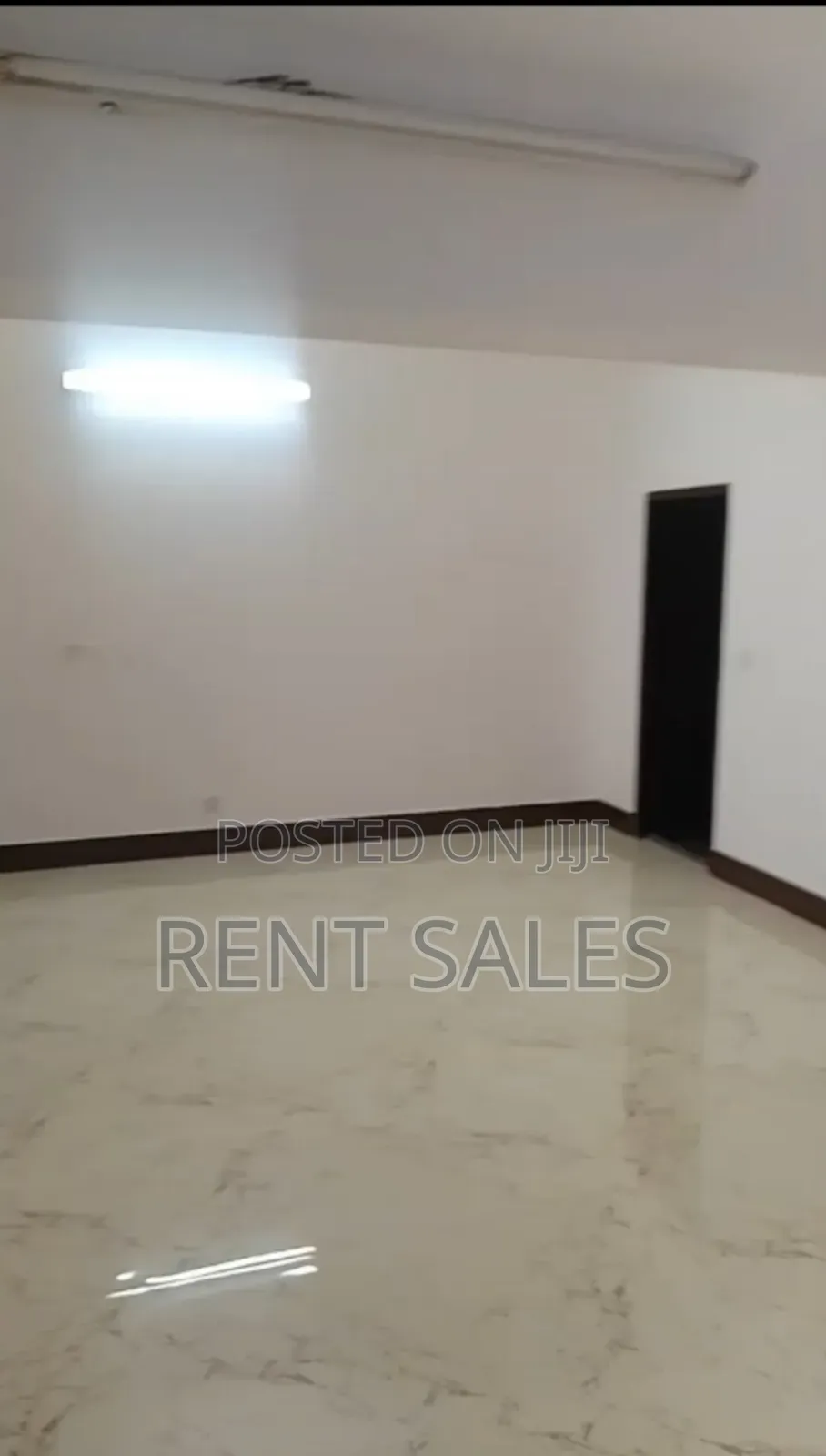 Grand Floor 2700 Sq Ft Office for Rent in Gulshan-2 Circle