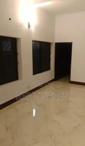 Grand Floor 2700 Sq Ft Office for Rent in Gulshan-2 Circle