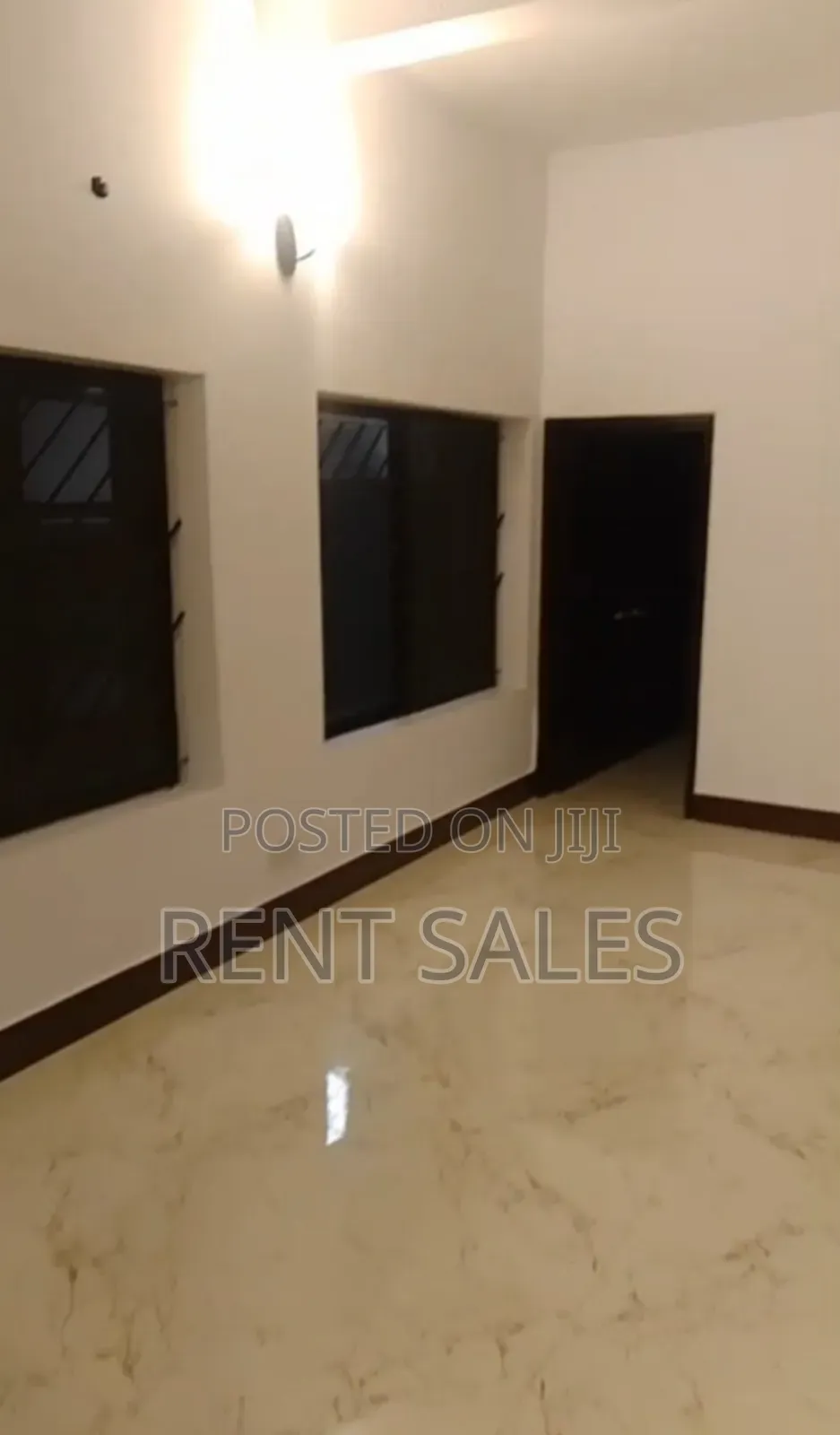 Grand Floor 2700 Sq Ft Office for Rent in Gulshan-2 Circle