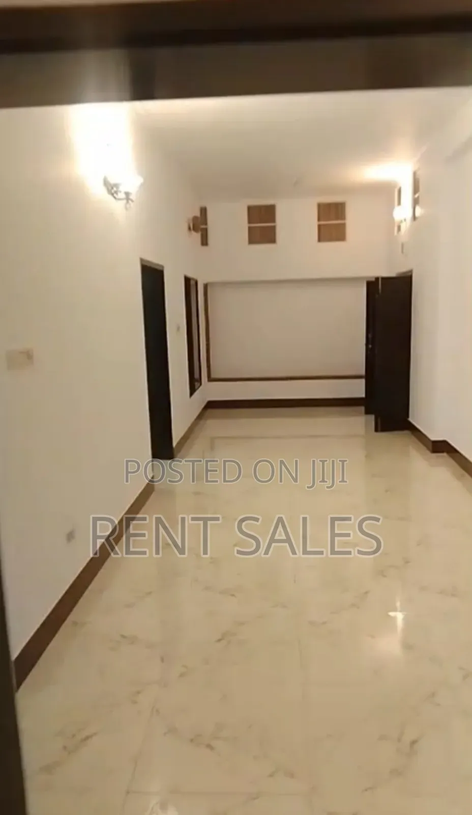 Grand Floor 2700 Sq Ft Office for Rent in Gulshan-2 Circle